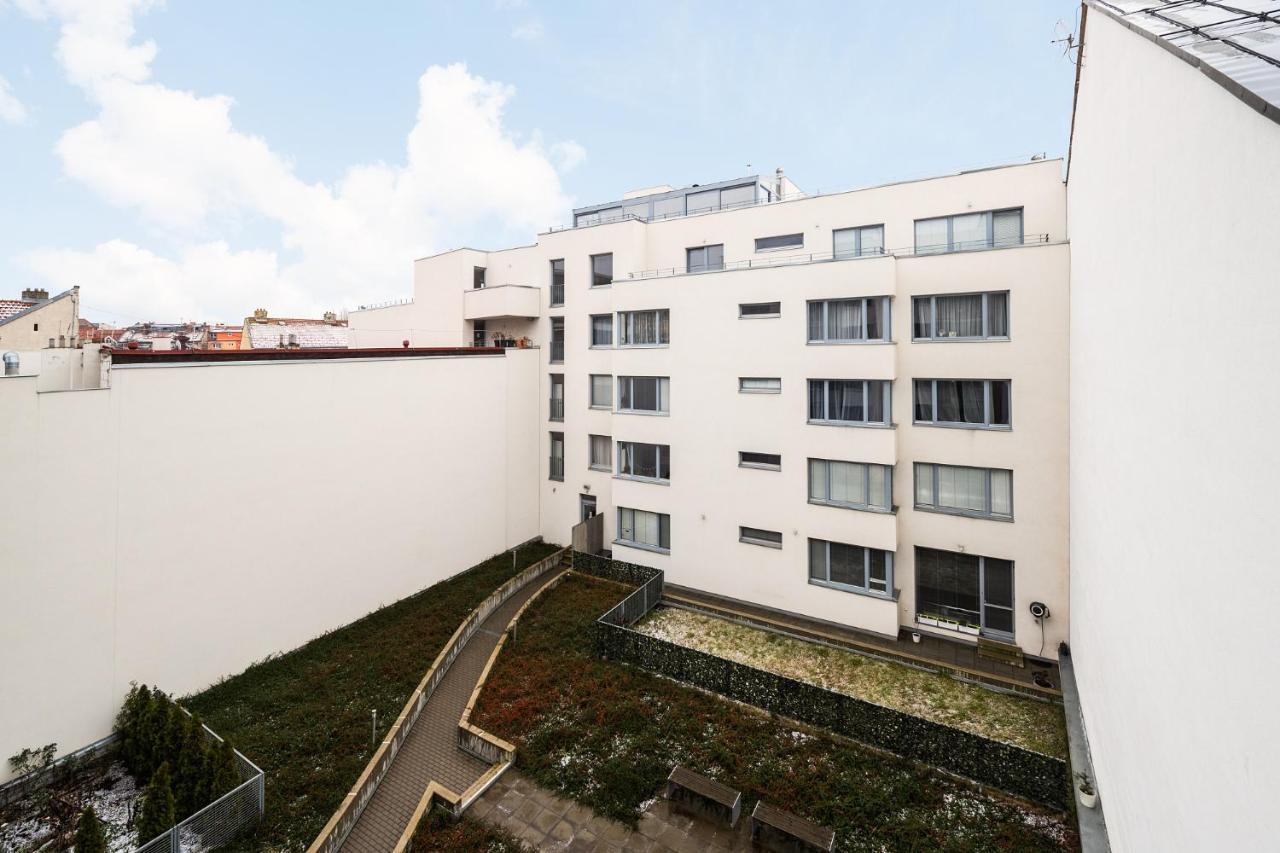Mill Apartment *